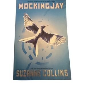 Mockingjay Book by Suzanne Collins